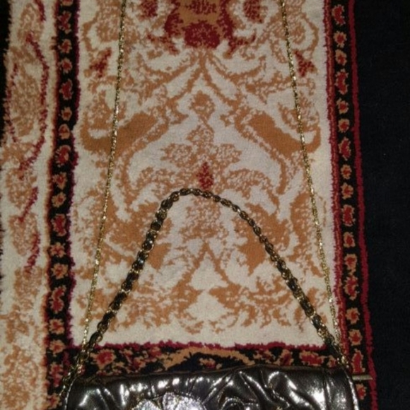 2 ways to use crossbag or Wristlet - Picture 3 of 5